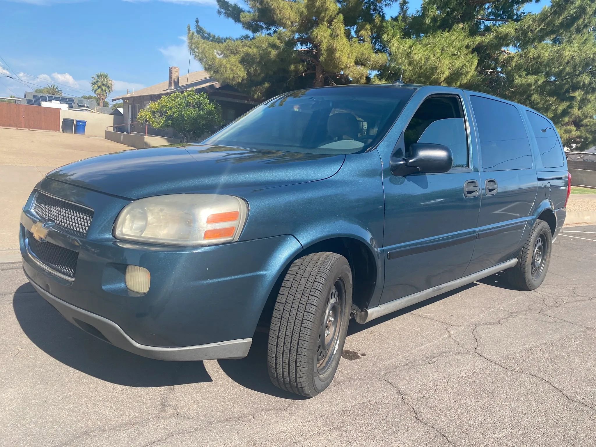 Used 2005 Chevrolet Uplander w/ Climate Package image 2