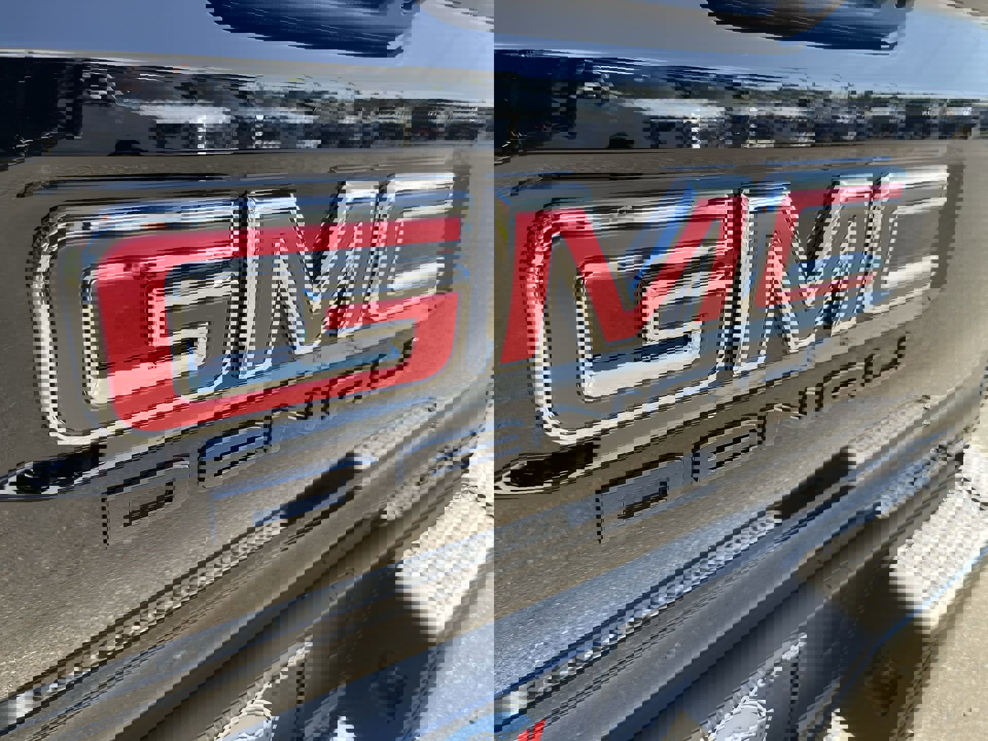 New 2025 GMC Canyon Denali w/ LPO, Denali Black Edition image 68