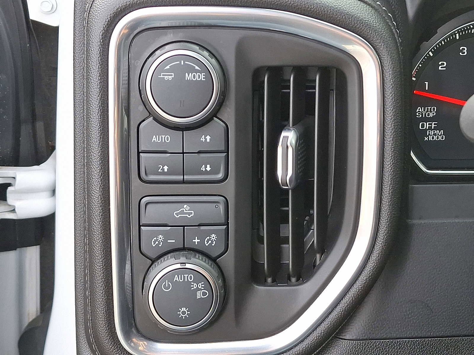 Used 2021 Chevrolet Silverado 1500 LT image 25