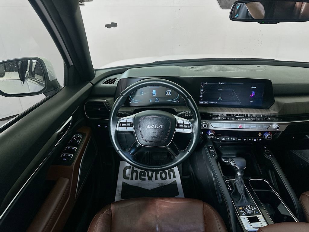 Used 2024 Kia Telluride EX w/ EX Captain's Chair Package image 24