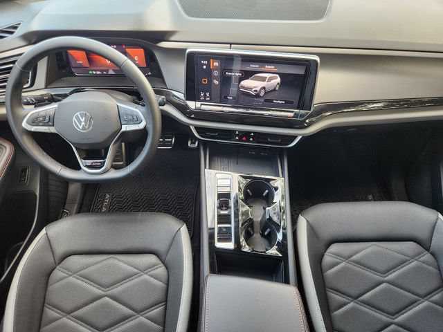 Used 2025 Volkswagen Atlas Peak Edition SE AWD/4WD image 24