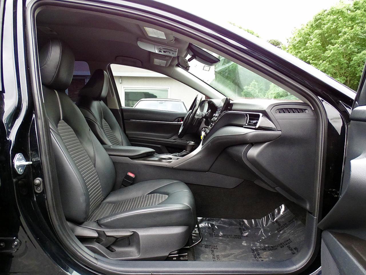 Used 2022 Toyota Camry SE w/ Convenience Package FWD image 39