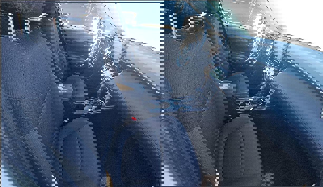 Used 2022 Toyota Corolla Cross LE image 7