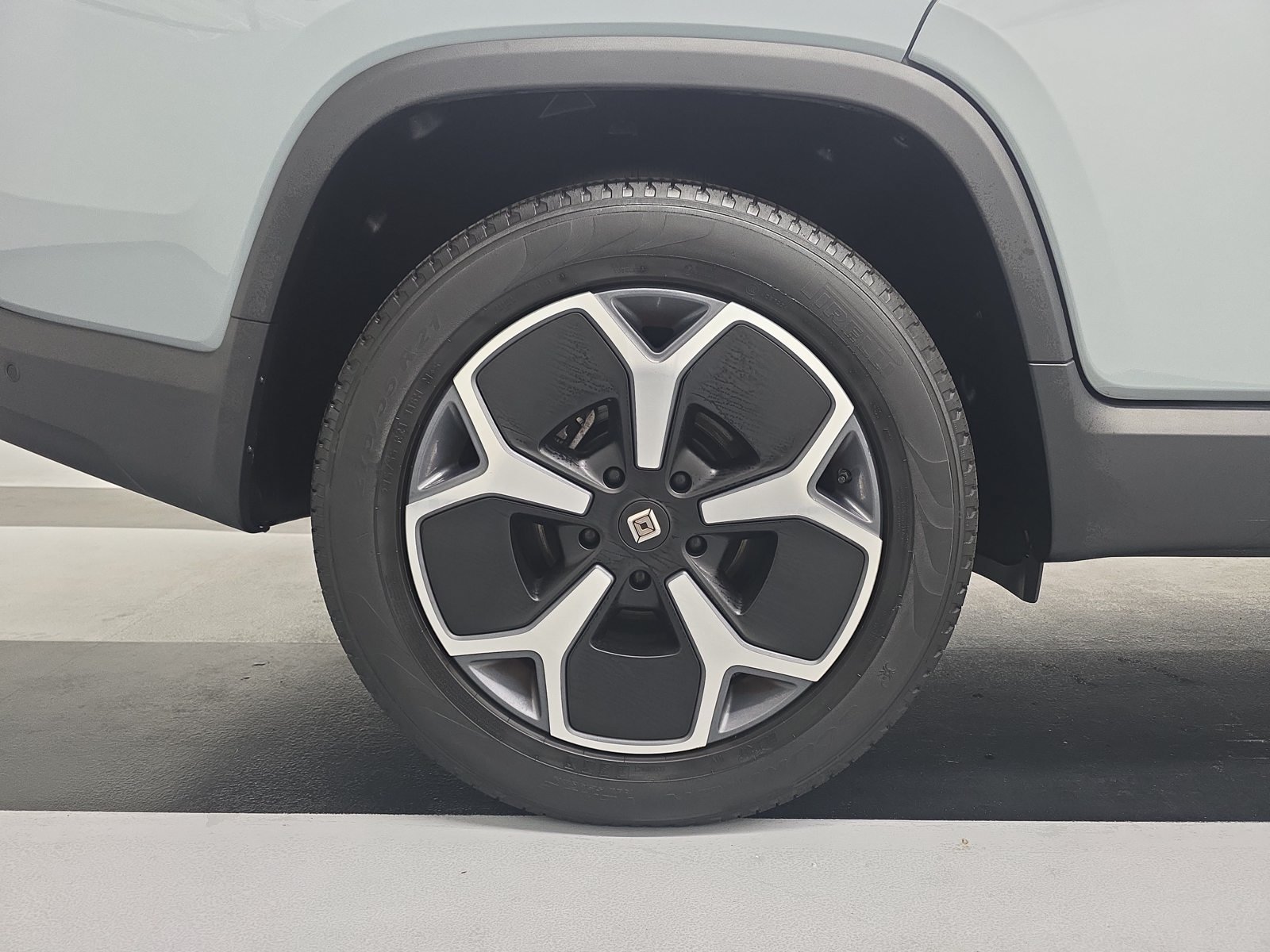 Used 2024 Rivian R1T Adventure Dual AWD/4WD image 12