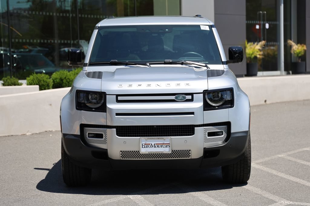 Certified 2023 Land Rover Defender 130 SE AWD/4WD image 5