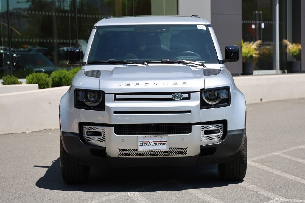 Used 2023 Land Rover Defender 130 SE AWD/4WD image 5