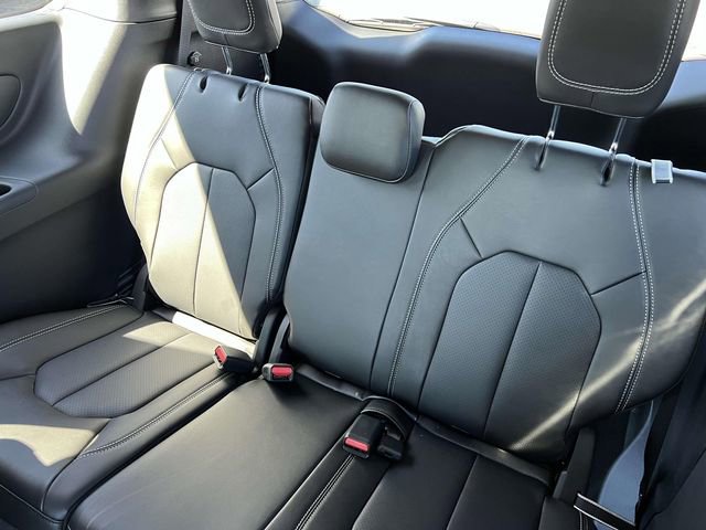 New 2025 Chrysler Pacifica Select image 25