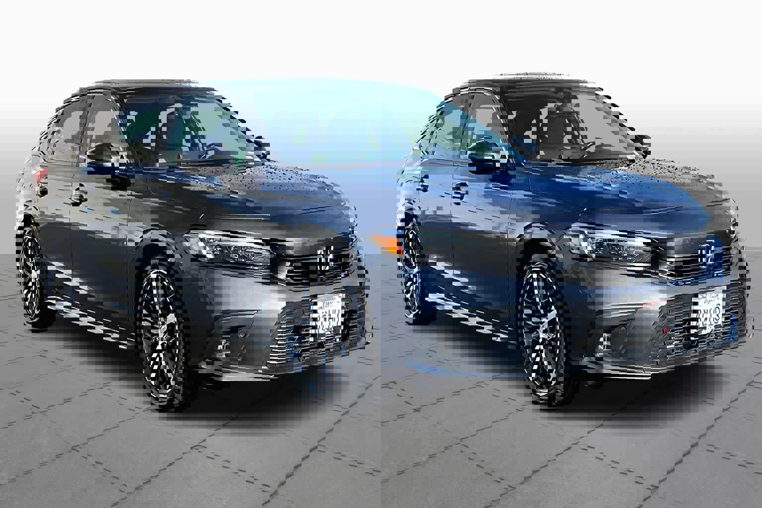 Used 2022 Honda Civic Touring image 2