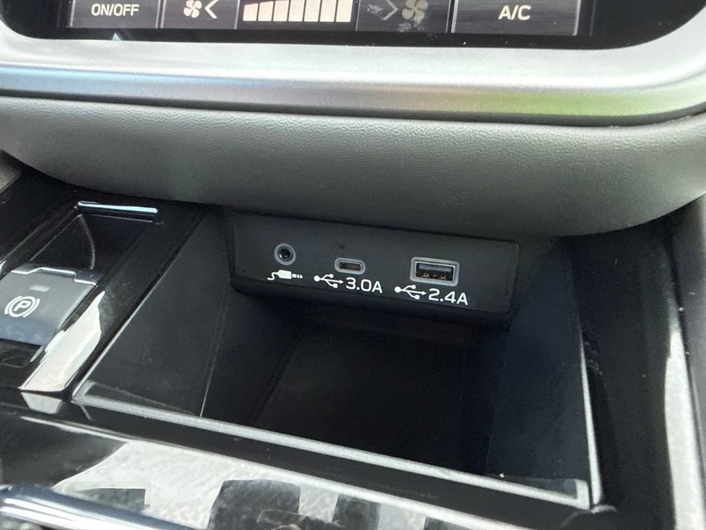 Used 2025 Subaru Outback Onyx Edition AWD/4WD image 19