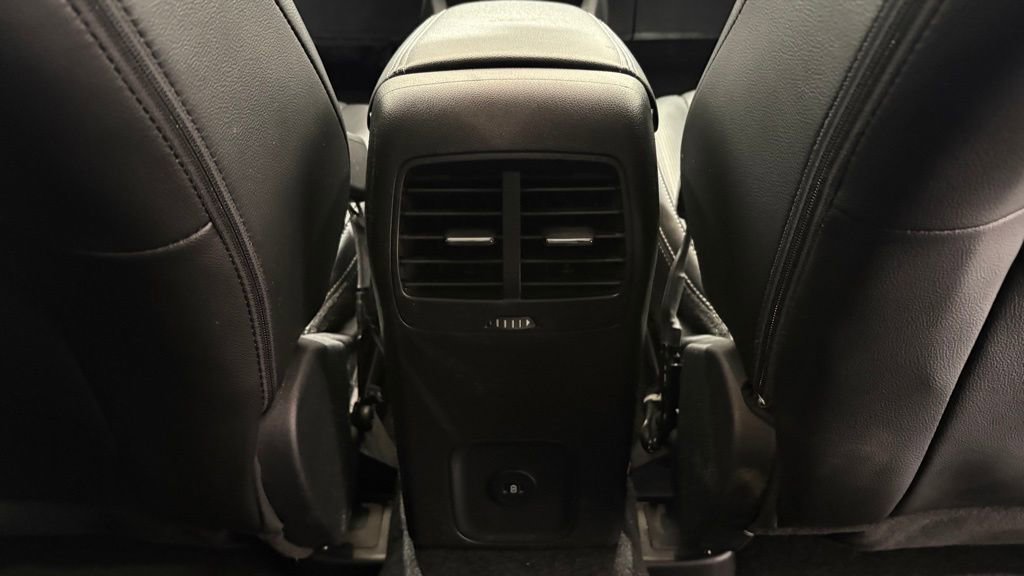 New 2025 Ford Escape SE w/ PHEV Premium Package image 29