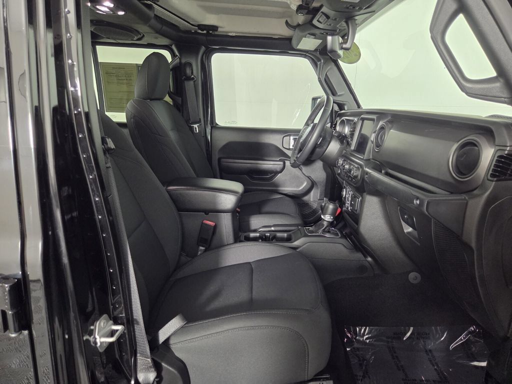 Used 2021 Jeep Gladiator Sport AWD/4WD image 30