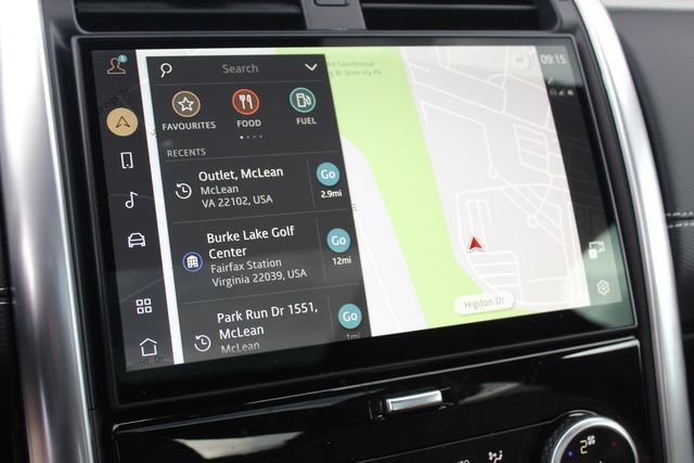 Used 2025 Land Rover Discovery Dynamic SE image 20