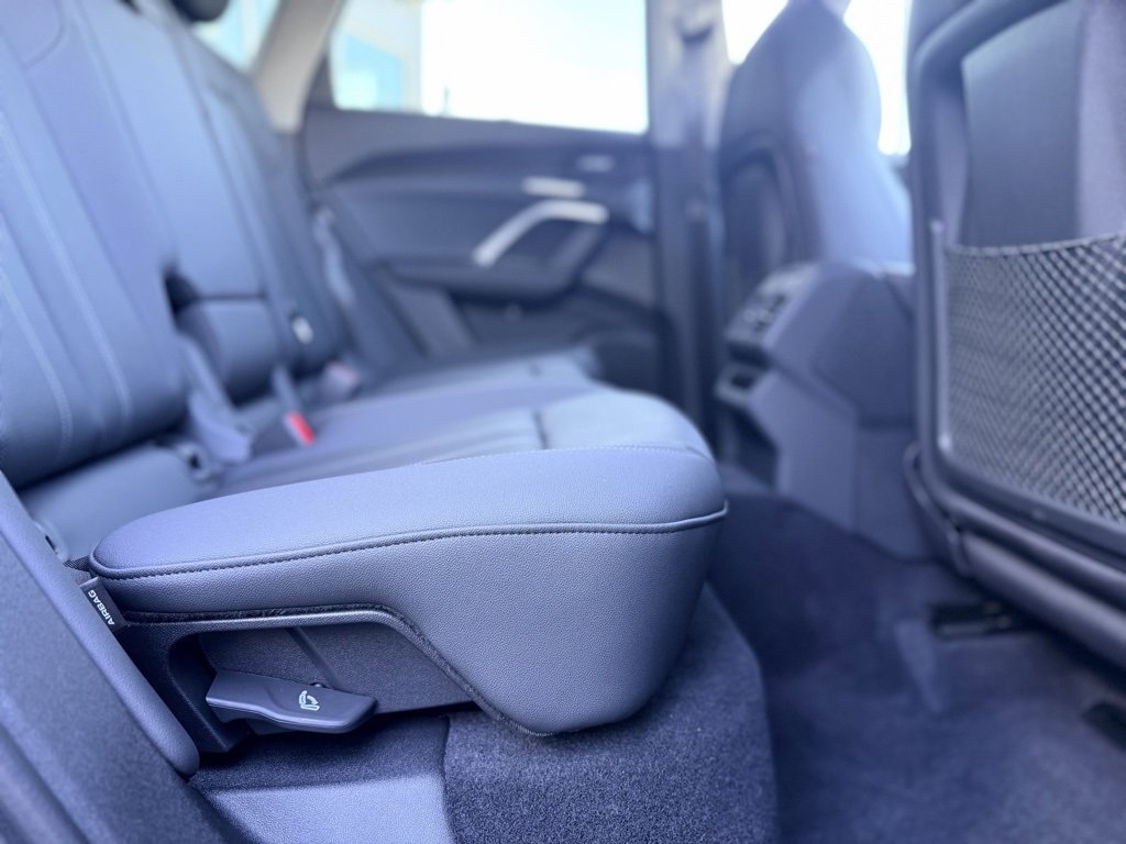 Used 2025 Audi Q5 Premium Plus w/ Premium Plus image 18