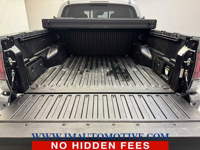 Used 2018 Toyota Tacoma Limited AWD/4WD image 12