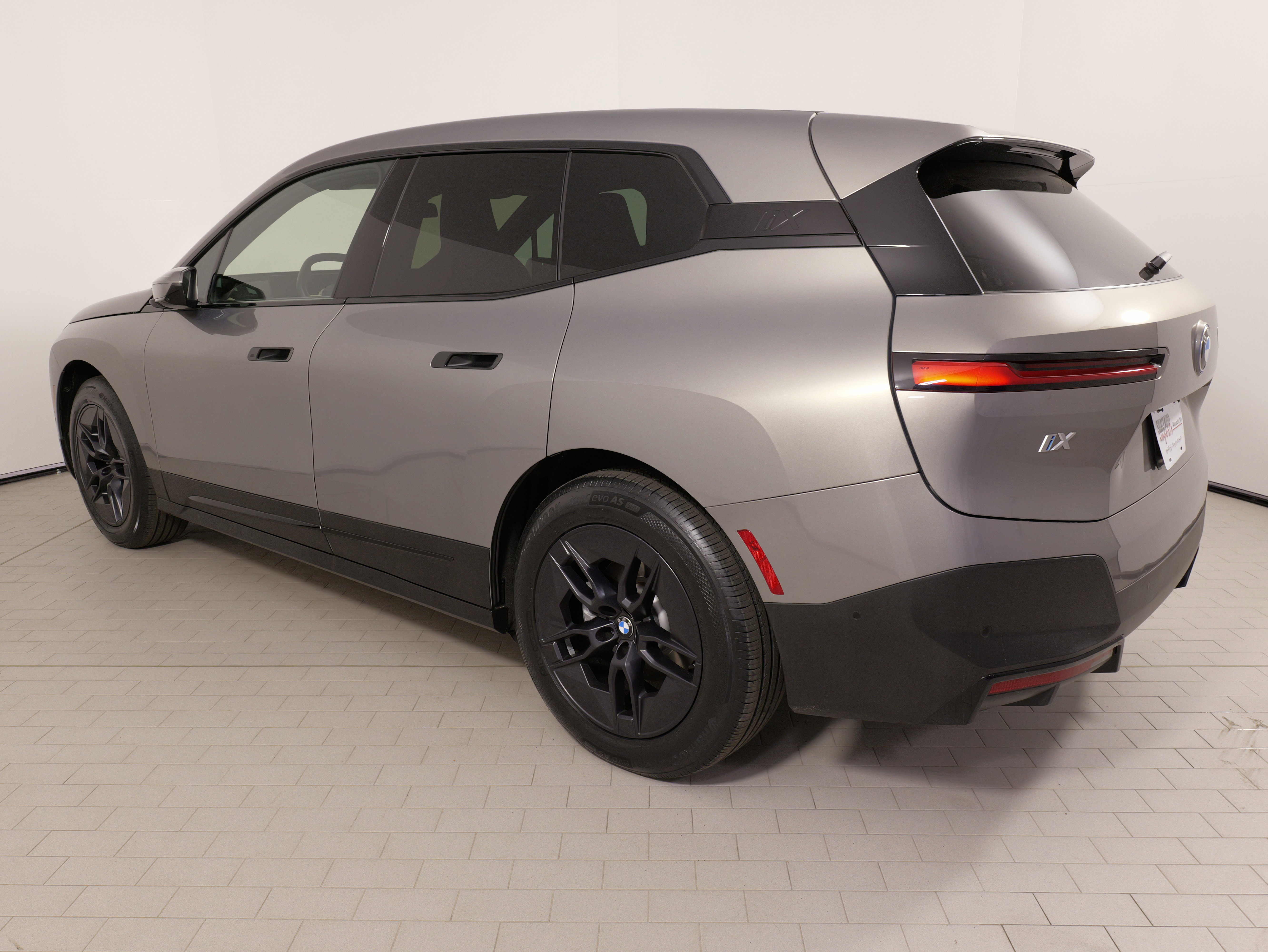 Used 2024 BMW iX xDrive50 image 16