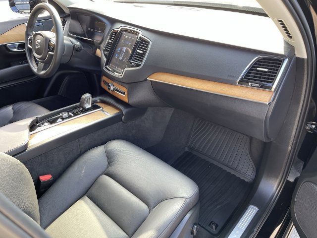 Used 2024 Volvo XC90 B6 Plus AWD/4WD image 29