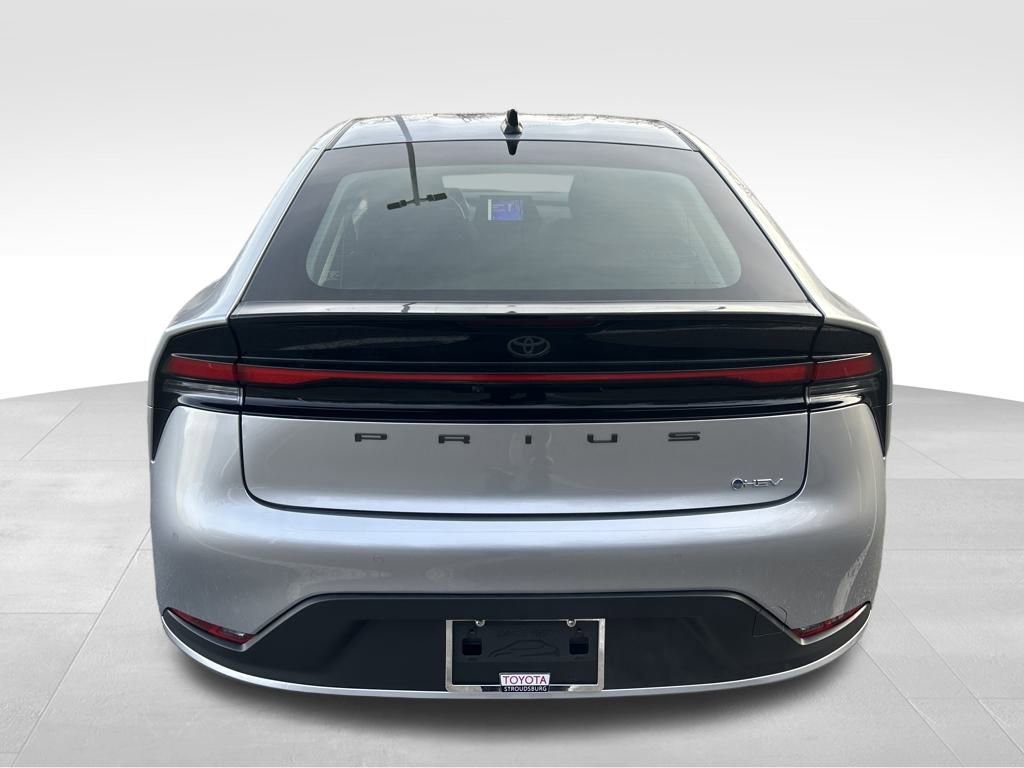 New 2026 Toyota Prius LE image 4