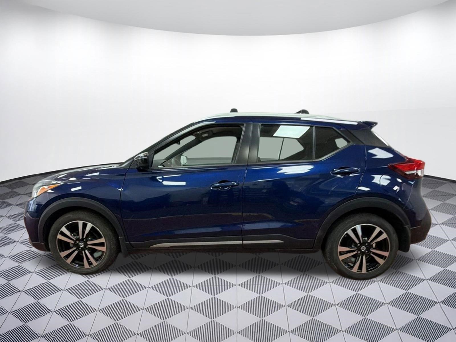 Used 2020 Nissan Kicks SR w/ Exterior Package image 2
