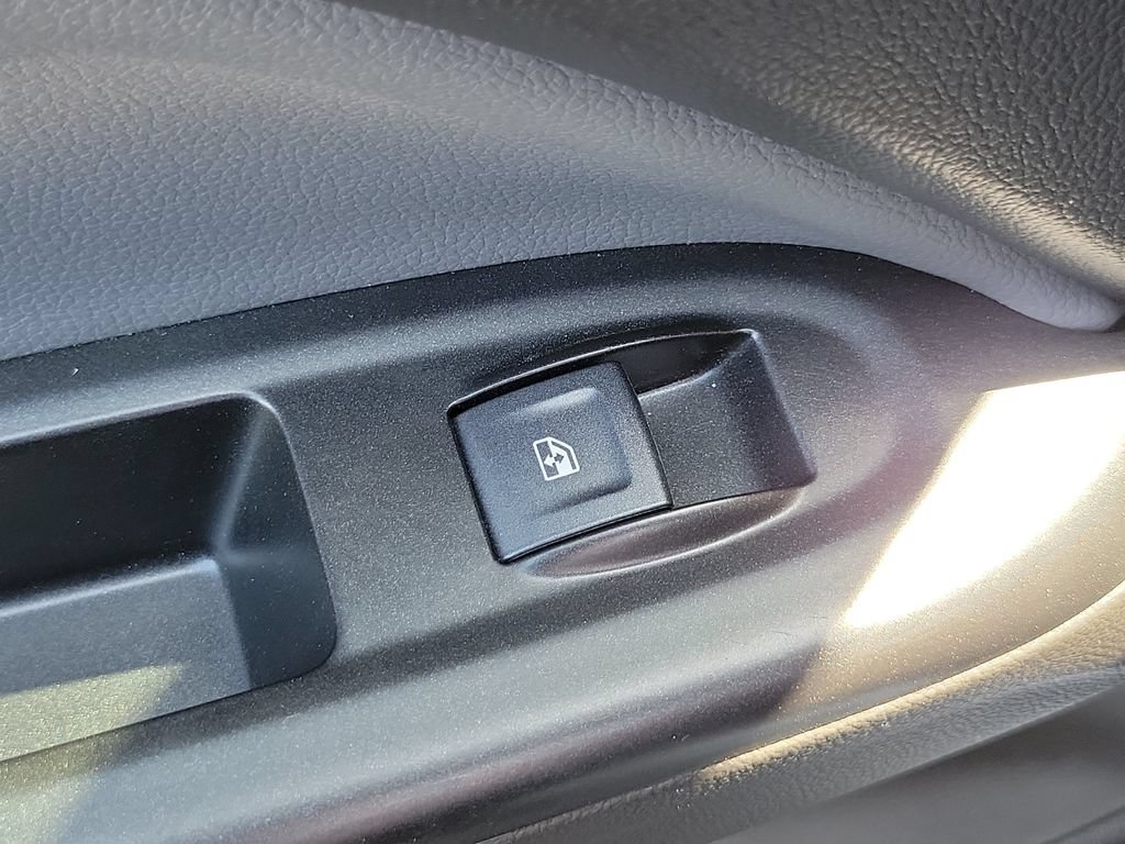 Used 2022 Chevrolet Colorado Z71 w/ Safety Package RWD image 17