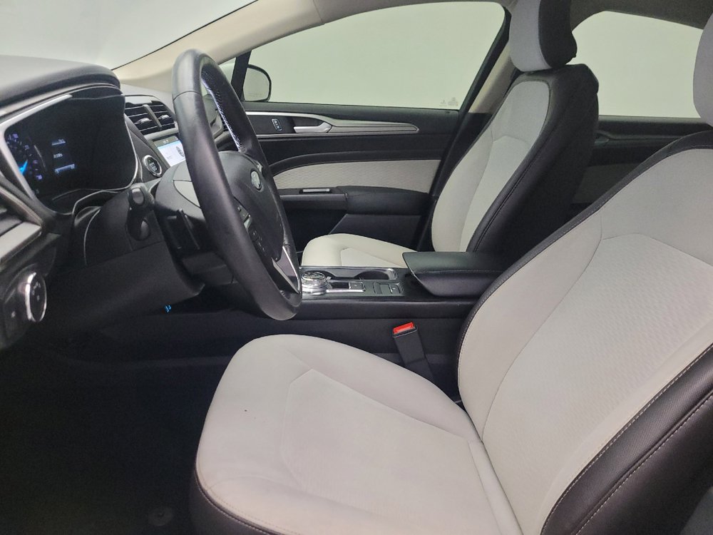 Used 2019 Ford Fusion SE w/ Equipment Group 151A FWD image 17