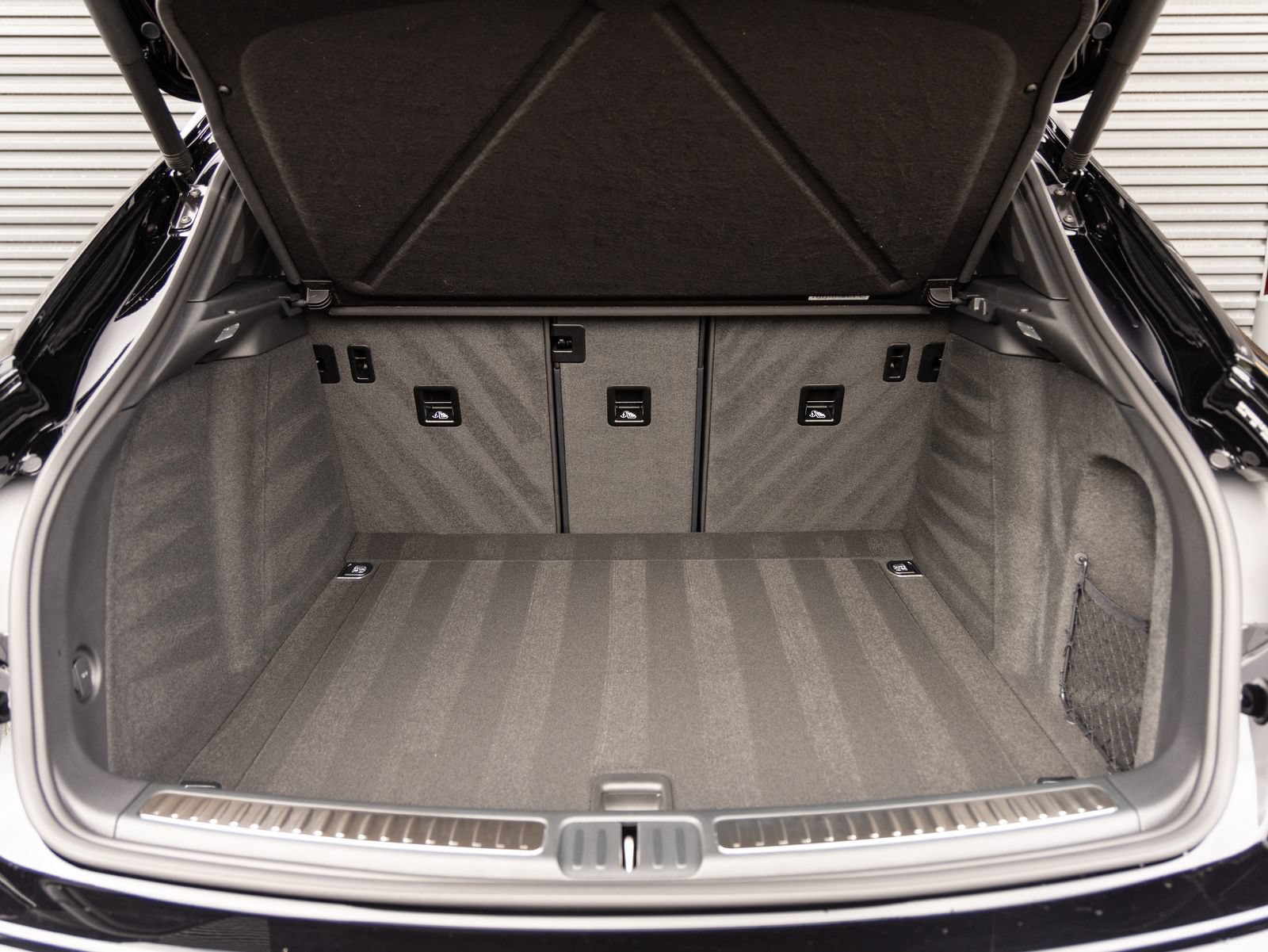 Certified 2026 Porsche Macan AWD/4WD image 28