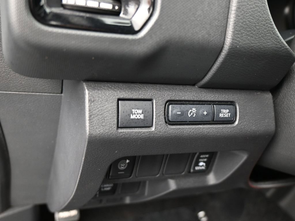 Used 2022 Nissan Frontier Pro-X image 15