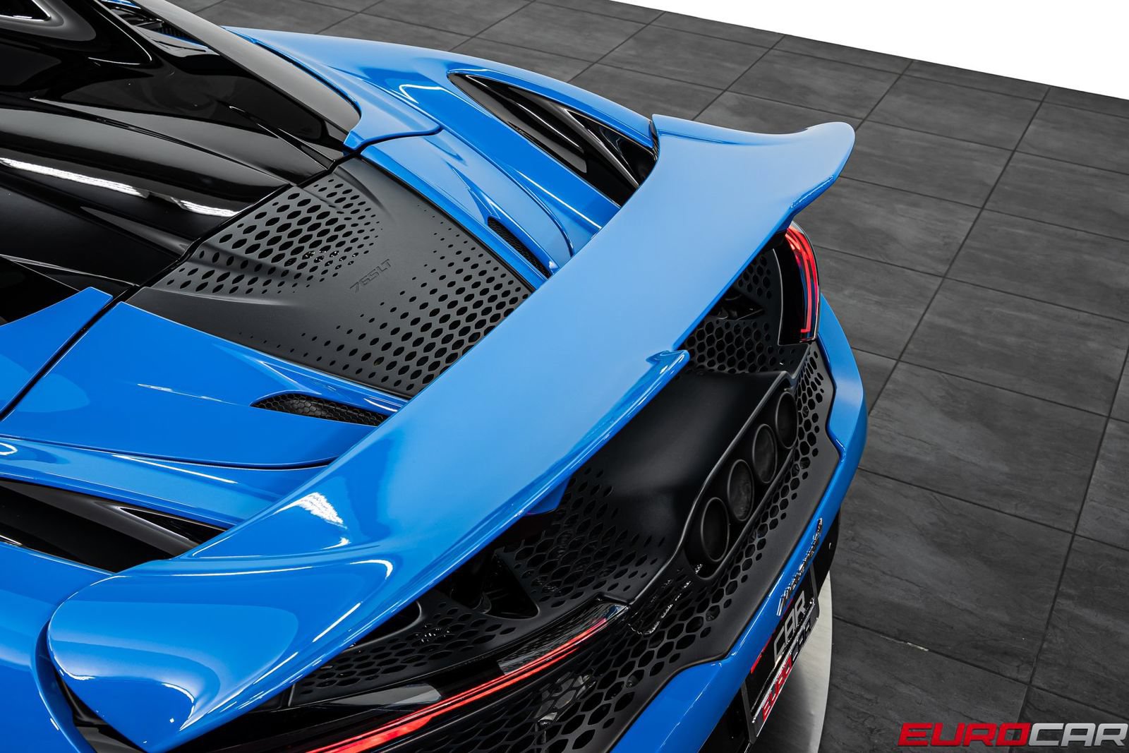 Used 2022 McLaren 765LT RWD image 25