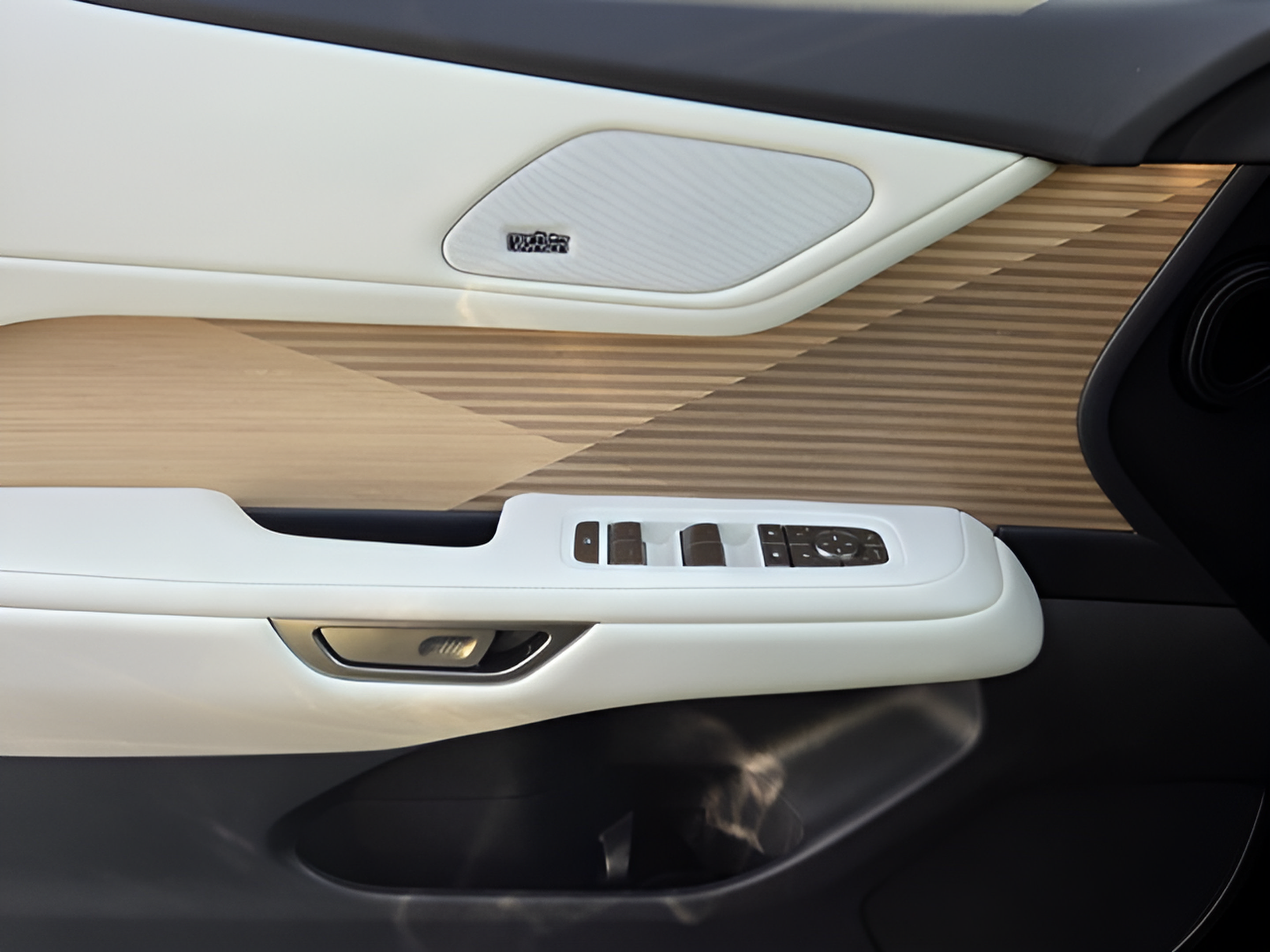 New 2026 Lexus ES 350e w/ Accessory Package (Z2) FWD image 29