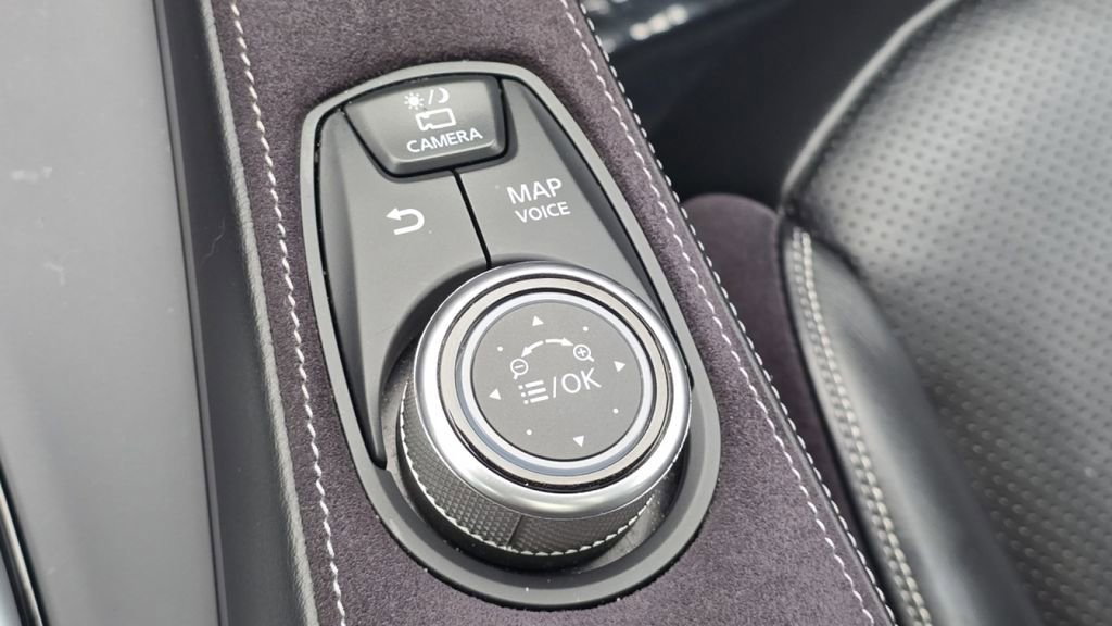 Used 2019 INFINITI QX50 Essential w/ Sensory Package image 9