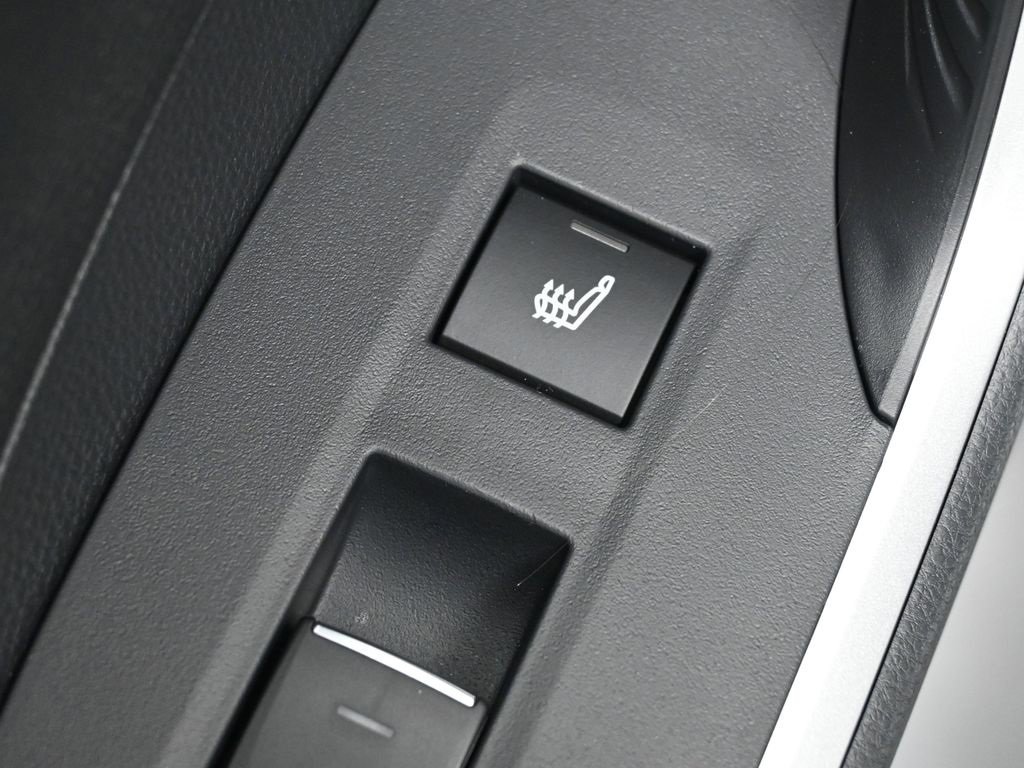 Used 2025 Toyota RAV4 XSE image 31