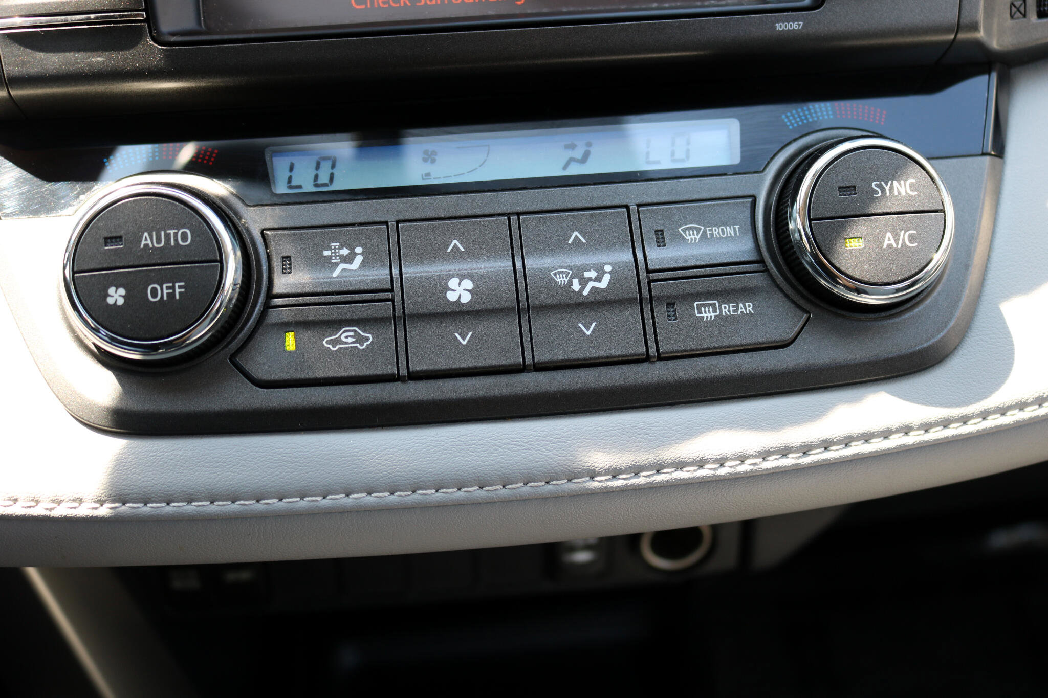 Used 2013 Toyota RAV4 XLE image 21