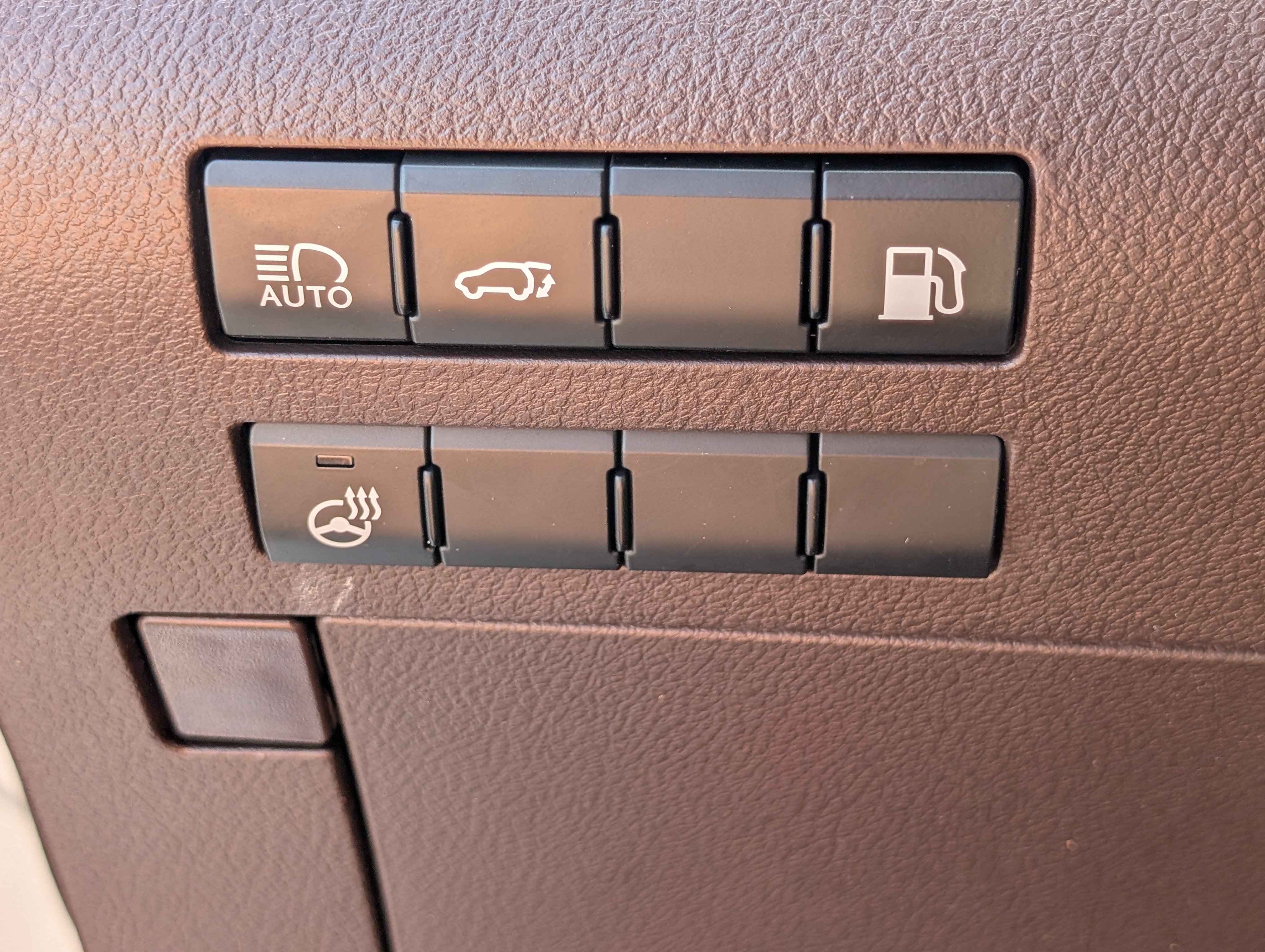 Used 2018 Lexus RX 450h AWD w/ Premium Package image 23
