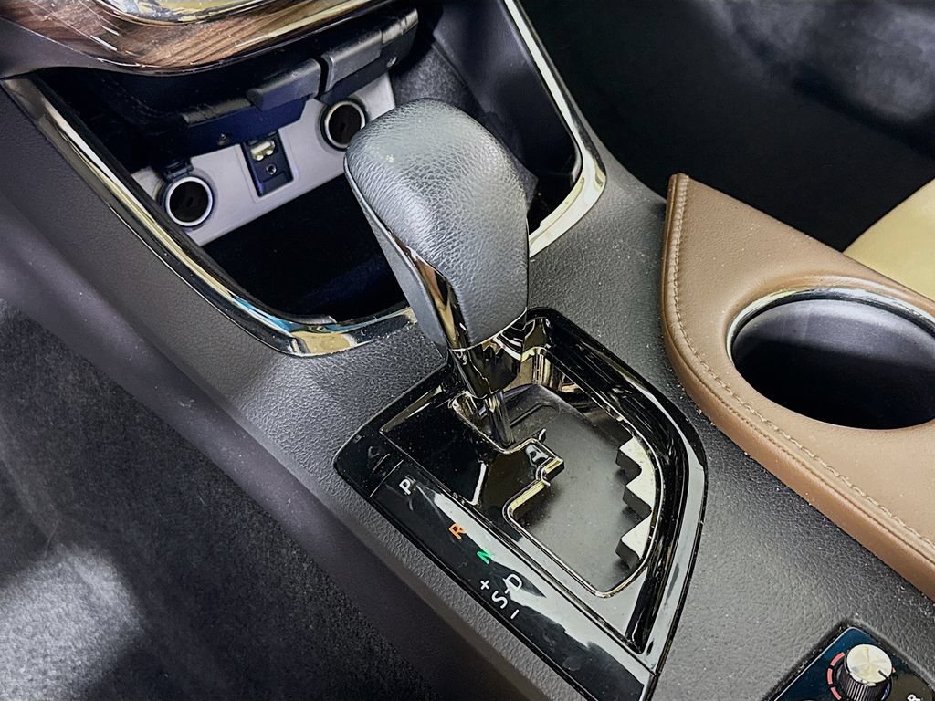 Used 2015 Toyota Avalon XLE FWD image 16