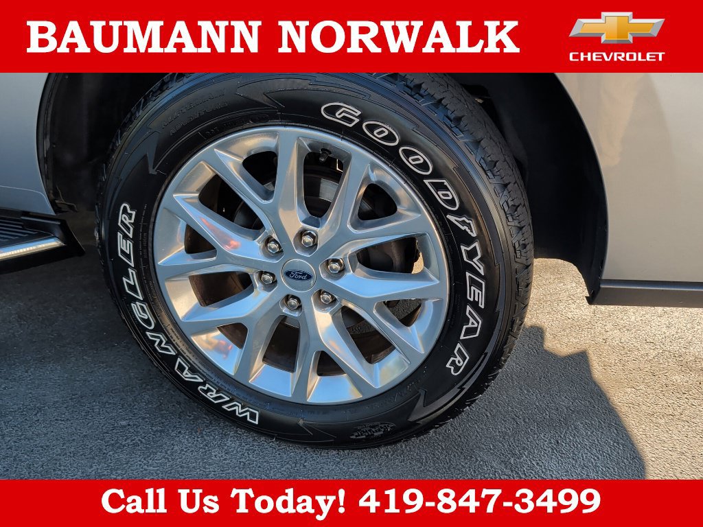 Used 2020 Ford Expedition XLT w/ Equipment Group 202A AWD/4WD image 11