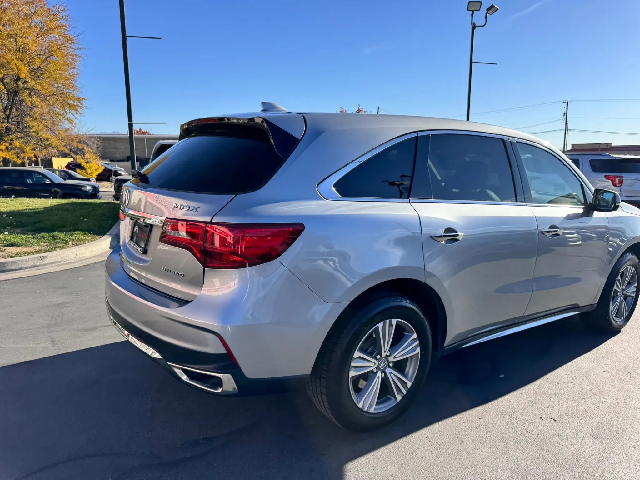 Used 2020 Acura MDX SH-AWD image 5