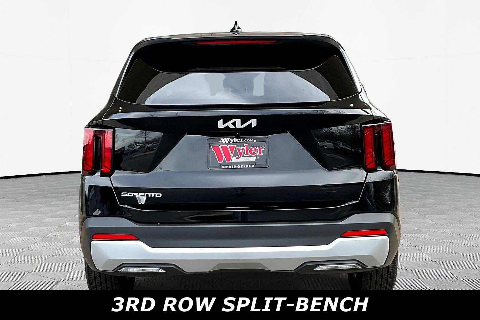 Used 2025 Kia Sorento LX image 5