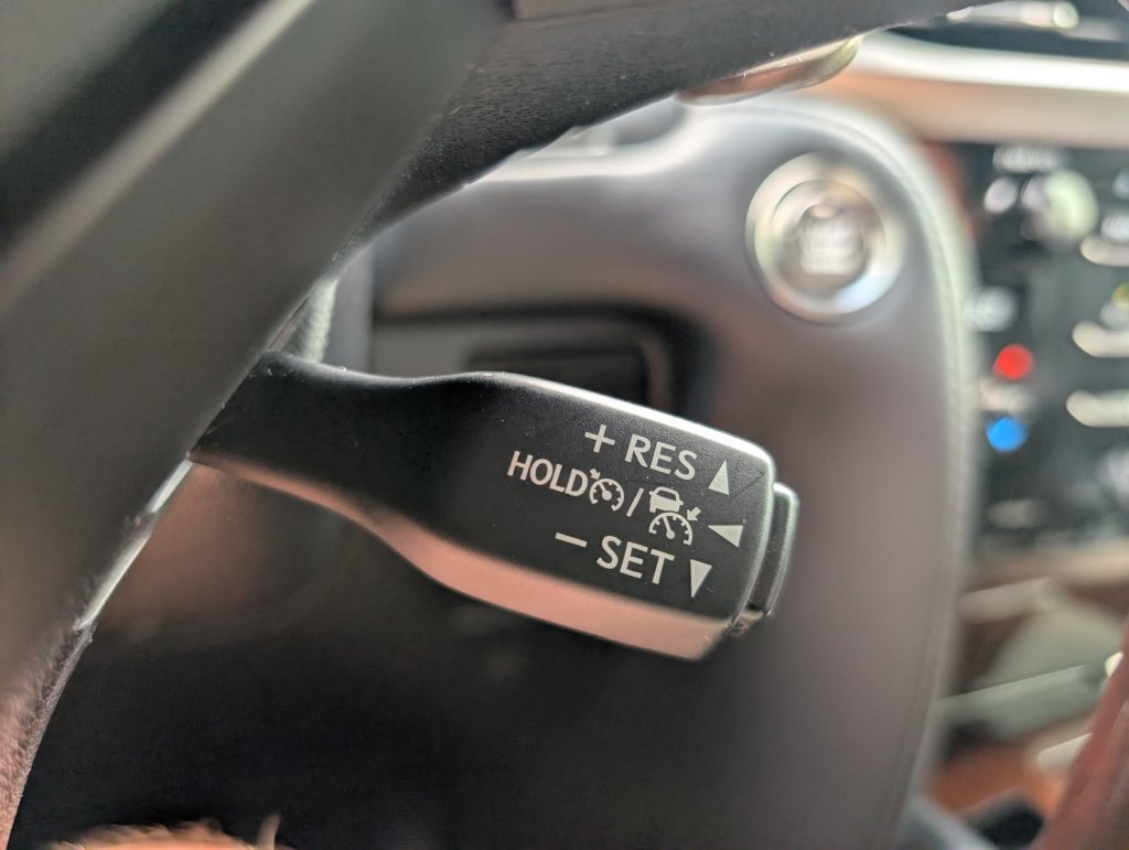 Used 2020 Lexus LX 570 4WD w/ Luxury Package image 22