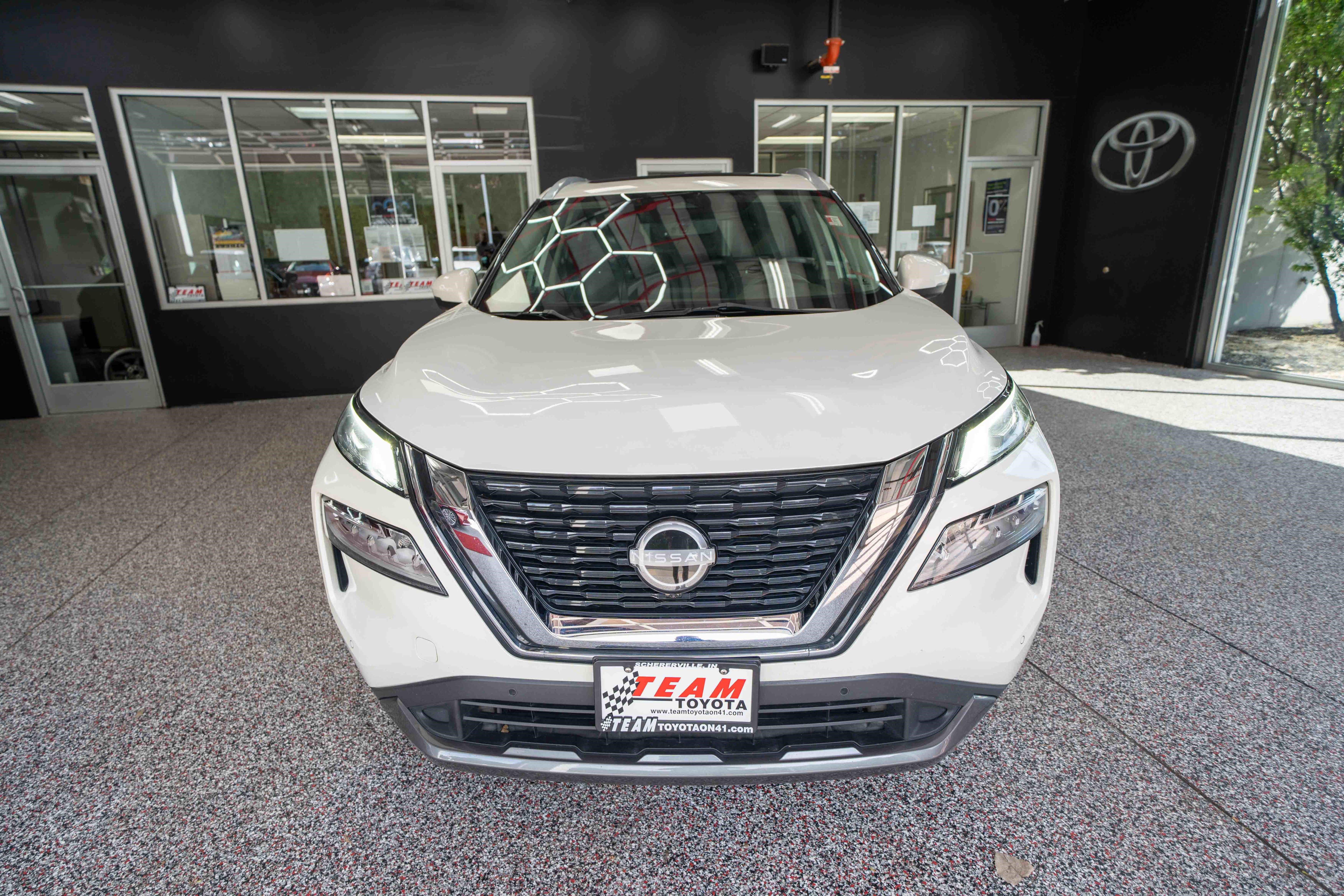 Used 2023 Nissan Rogue SL w/ SL Premium Package AWD/4WD image 6
