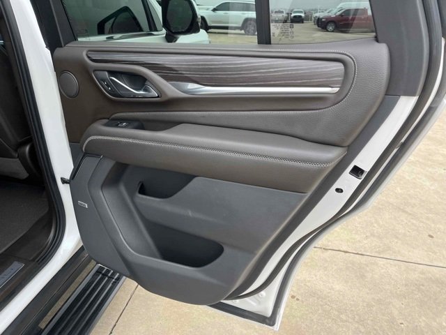 Used 2021 GMC Yukon Denali w/ Denali Premium Package image 16