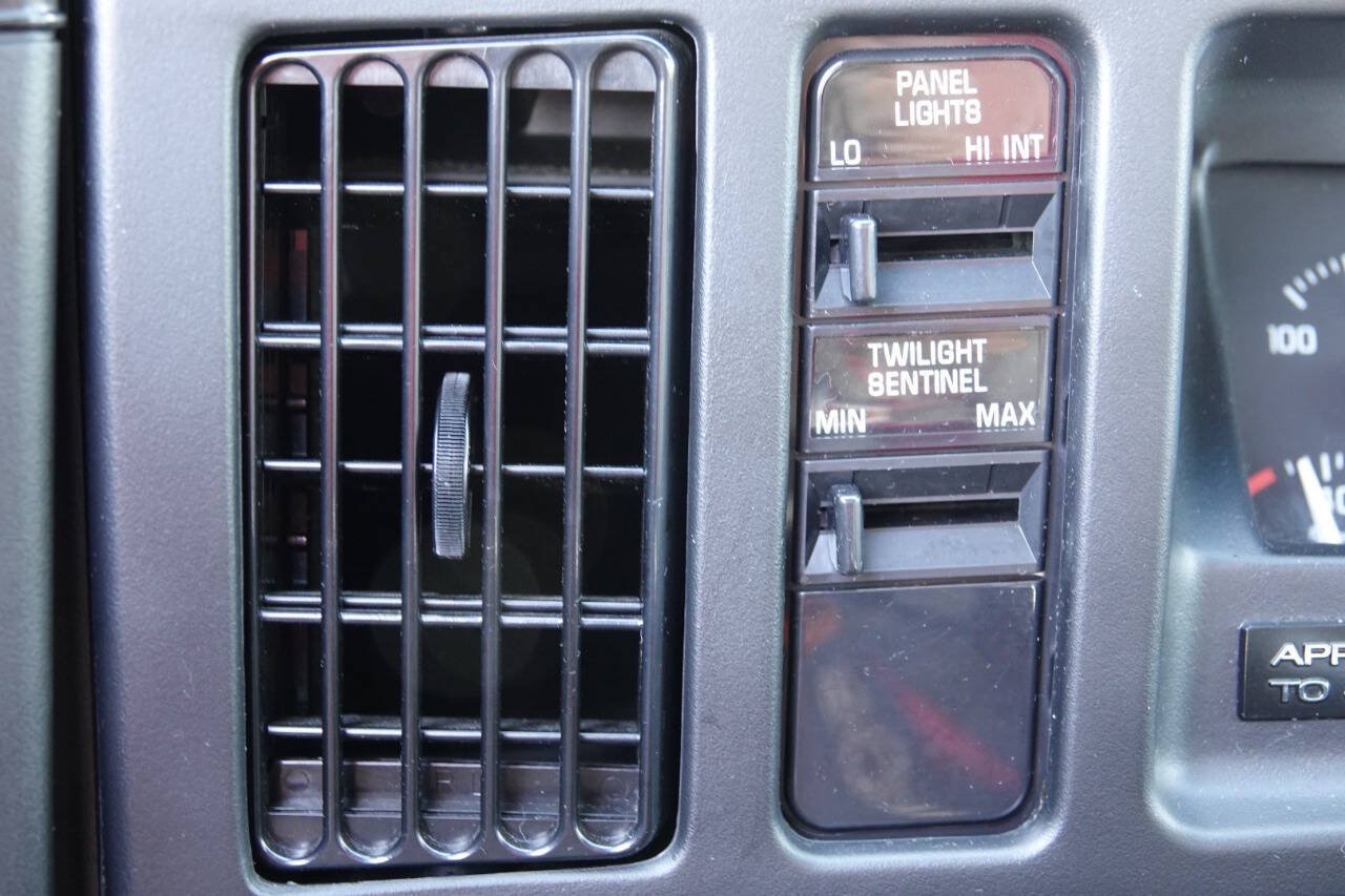Used 1993 Buick Park Avenue Ultra FWD image 89