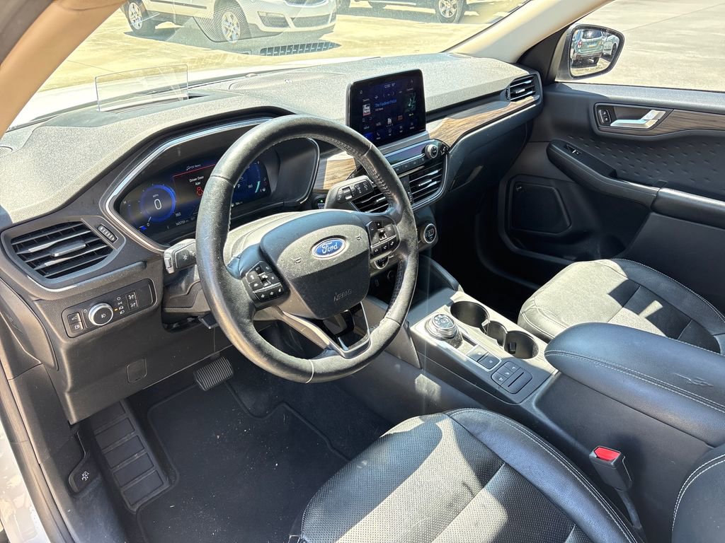 Used 2020 Ford Escape Titanium FWD image 6