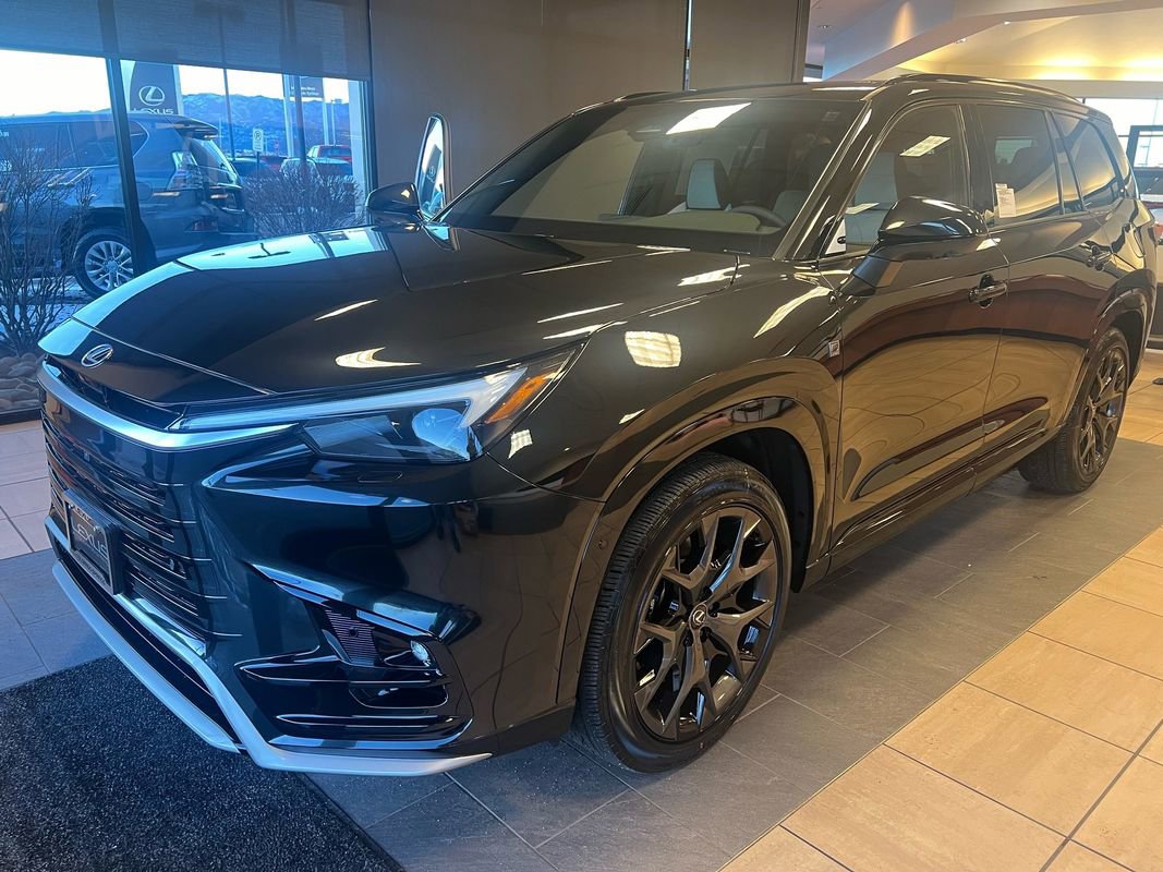 Used 2024 Lexus TX 500h AWD w/ Technology Package image 2