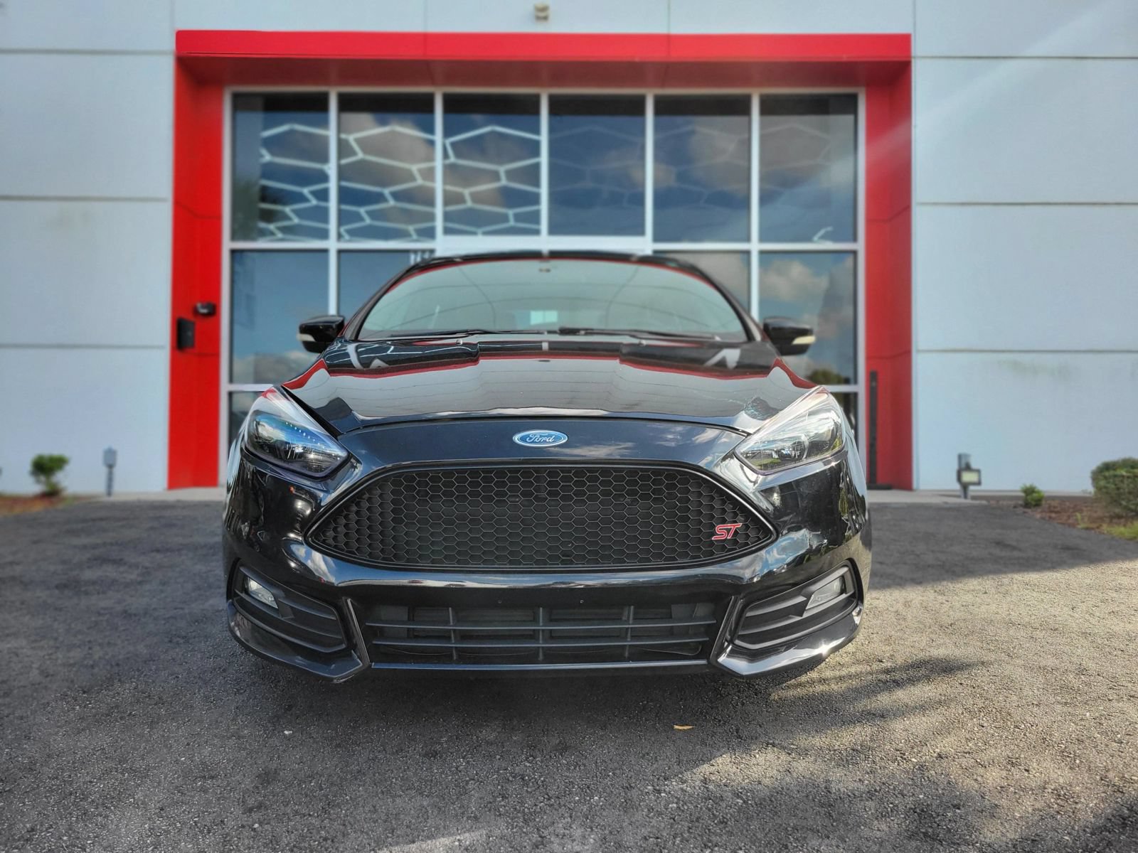 Used 2016 Ford Focus ST w/ Equipment Group 402A FWD image 2