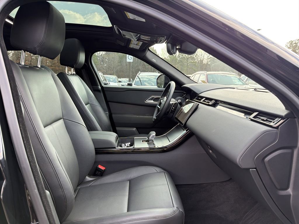 Used 2025 Land Rover Range Rover Velar Dynamic SE image 17