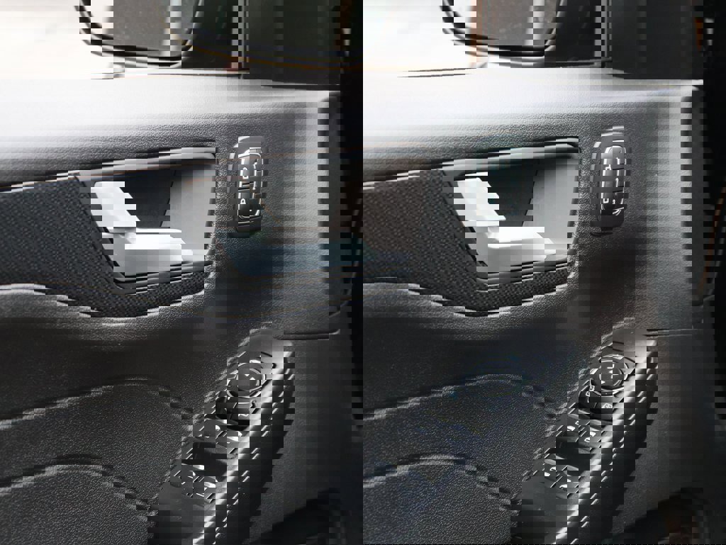 Used 2025 Ford Escape ST-Line Elite w/ Premium Technology Package image 23