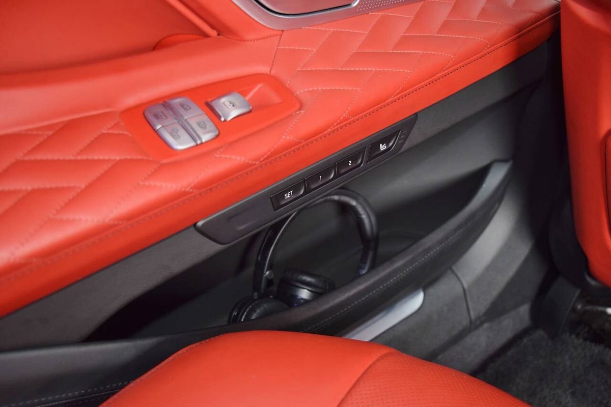 Used 2022 BMW M760i xDrive w/ Luxury Rear Seating Package image 47