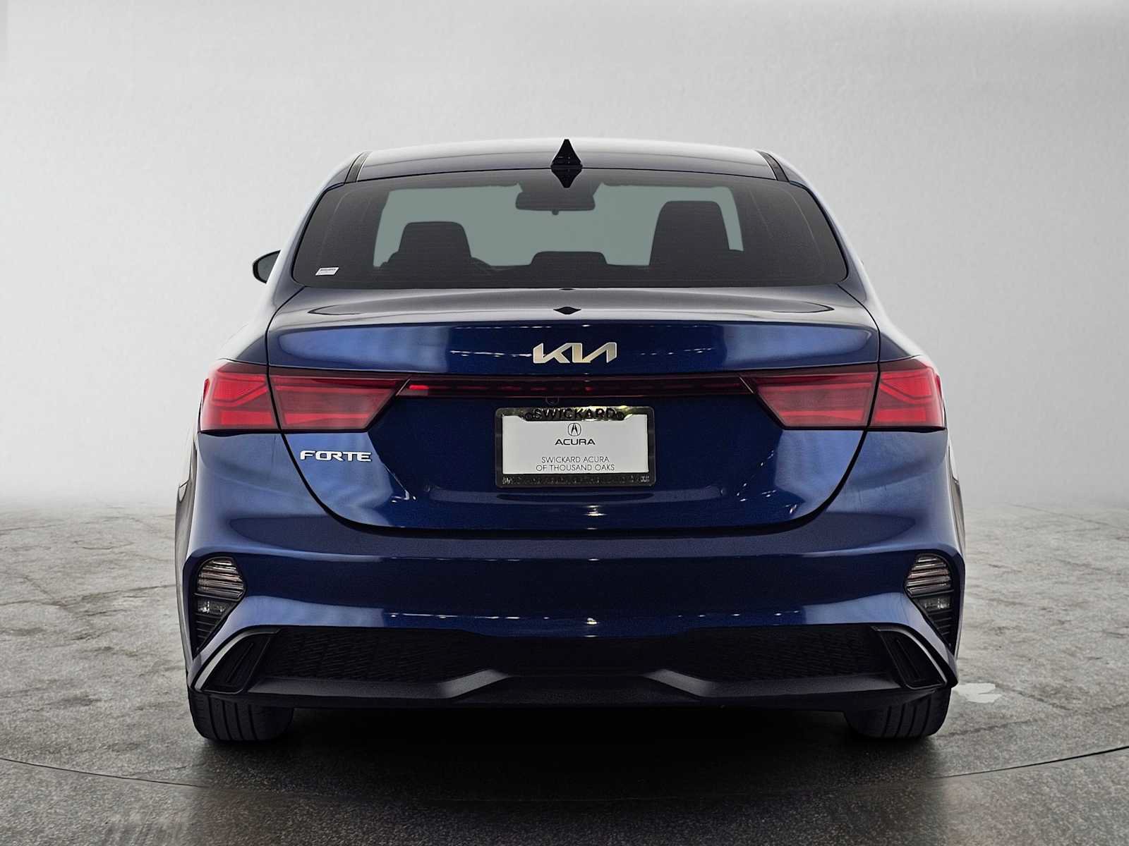 Used 2023 Kia Forte LXS w/ LXS Technology Package FWD image 4