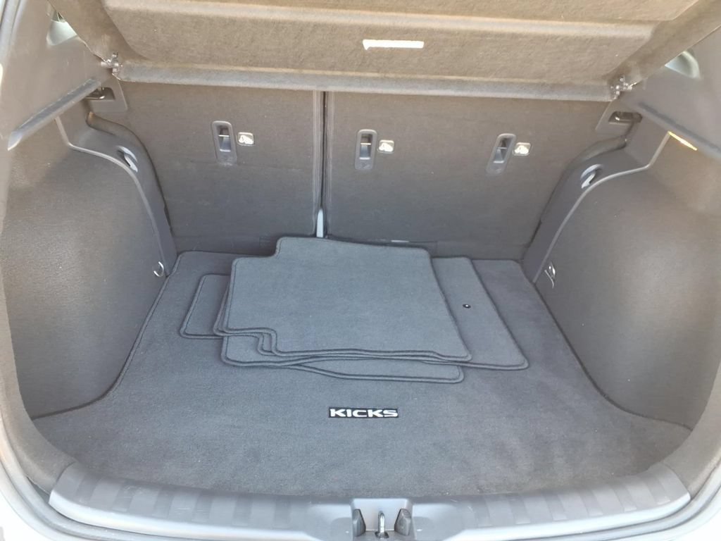Used 2021 Nissan Kicks SR w/ SR Premium Package FWD image 24