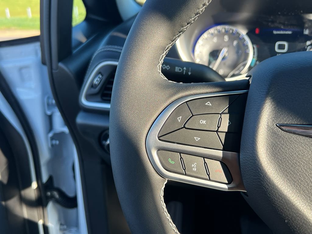 New 2026 Chrysler Pacifica Select image 31