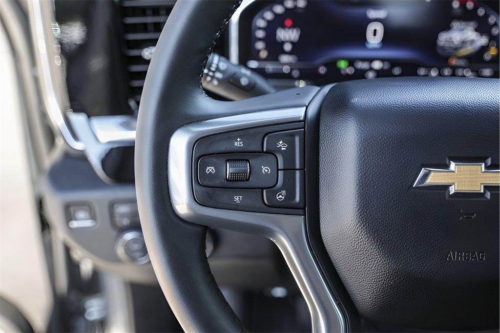 Used 2025 Chevrolet Silverado 2500 LTZ w/ LTZ Convenience Package image 17
